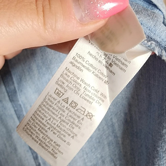 J. Crew Chambray button-up shirt in signature fit. Sleeveless.  Size XS - Picture 8 of 12